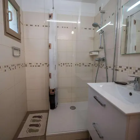 Apartamento Climatise Avec Terrasse Et Piscine Au Lavandou - Fr-1-308-168 Le Lavandou
