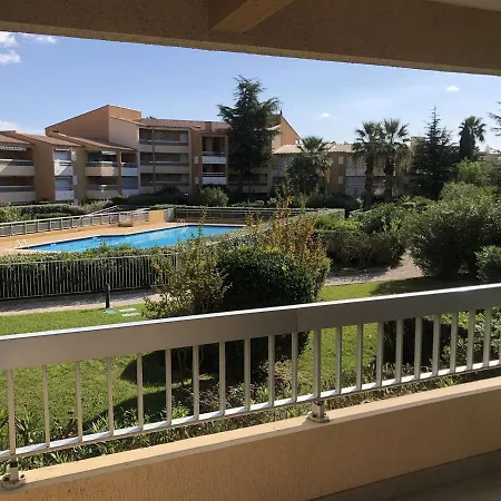 Apartment Climatise Avec Terrasse Et Piscine Au Lavandou - Fr-1-308-168 Le Lavandou