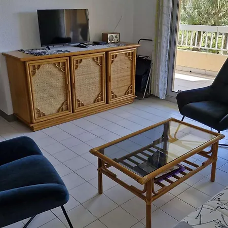 Climatise Avec Terrasse Et Piscine Au Lavandou - Fr-1-308-168 Le Lavandou